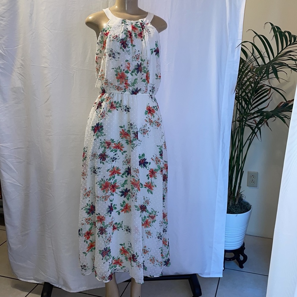 Robbie Bee dress size 8p floral designed shoulder to waist 18” waist to b 17.5